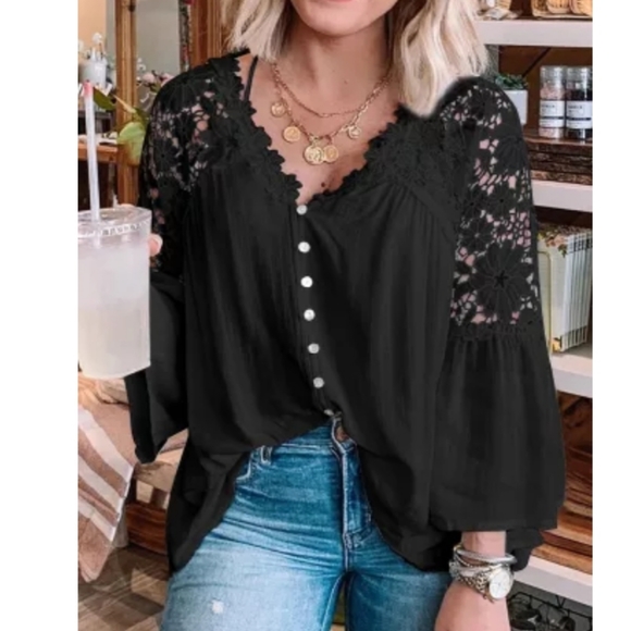 ๐HP๐1 Small left New lace crochet top - Picture 4 of 11